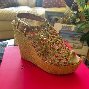 Betsey Johnson braided wedge heel (size 9)